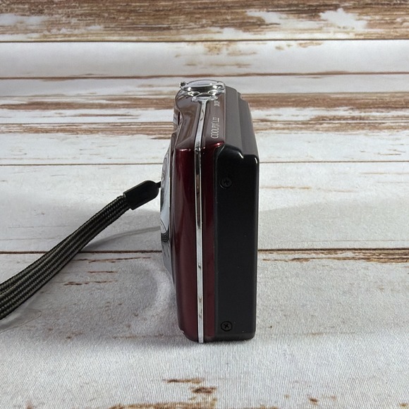 Nikon COOLPIX L22 Digital Camera Red Parts Only Lens Error No Parts or Repair - Picture 2 of 4